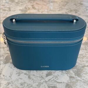 La Mer Teal Celestial Cosmetic Case - NWOT